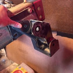 Dirt King Drop Shackles And Hangers For Silverado 