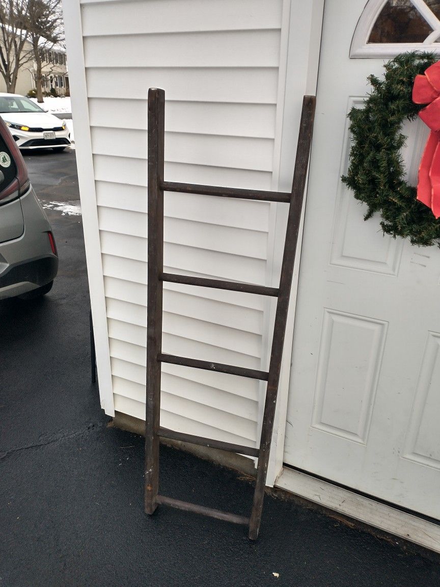 Holiday Ladder