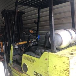 Forklift 
