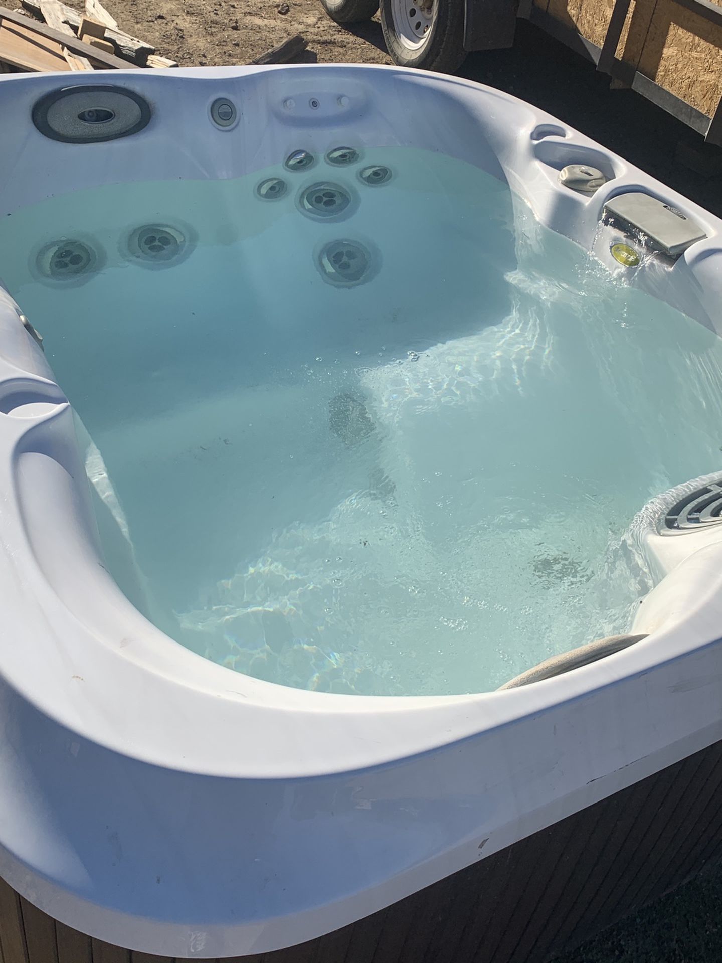 Hot tub For Sale