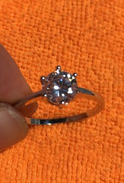 SUNY Women’s classic wedding engagement ring size 9 1/2
