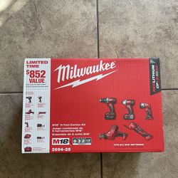 MILWAUKEEM18 18V Lithium-Ion Cordless Combo Kit (5-Tool) with (2) Batteries, Charger and Tool Bag