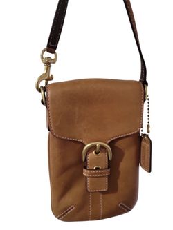 Vintage coach phone wristlet with tag