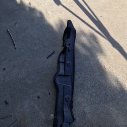 RIGHT FENDER PLASTIC 2010-2015 TOYOTA PRIUS REGULAR 1.8 ( USED).