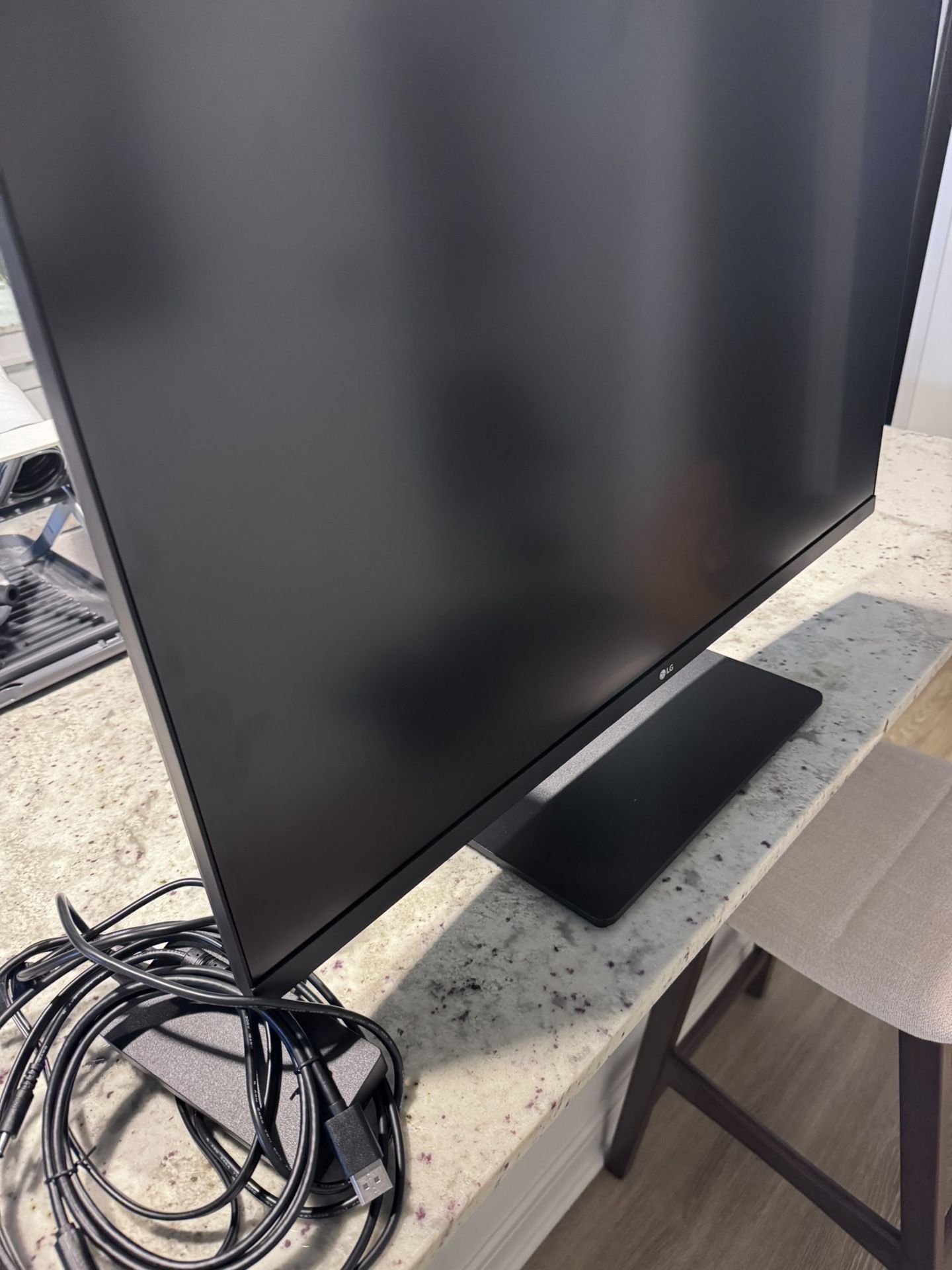 LG 32” Inch 4k Monitor New $165