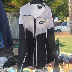 Women’s Nike wind Breaker