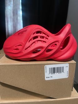 Yeezy Foam Runner size 7K