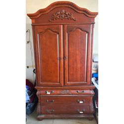 Armoire Good Condition NEVER USED…