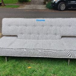 YARD SALE ON NE KLICKITAT AND 16TH AVE. IRVINGTON NEIGHBORHOOD