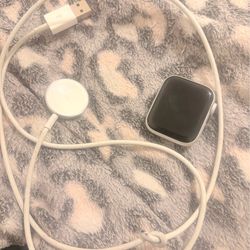 Apple Watch Series 5 working good