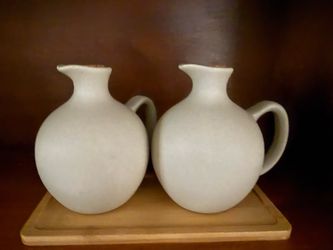 New Set of 2 Ceramic Oil & Vinegar Bottles with Corks & Bamboo Tray