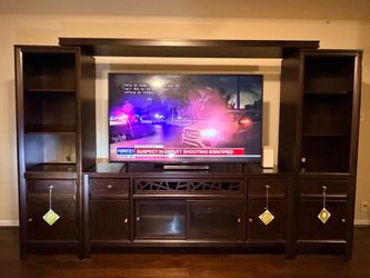 ENTERTAINMENT CENTER