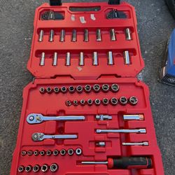 CRAFTSMAN 88 -Piece Metric and standard (SAE) Mechanics Tool Set with Hard Case