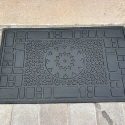 Heavy Duty Rubber Outdoor Door Mat – Large 18” x 30” – Like New
