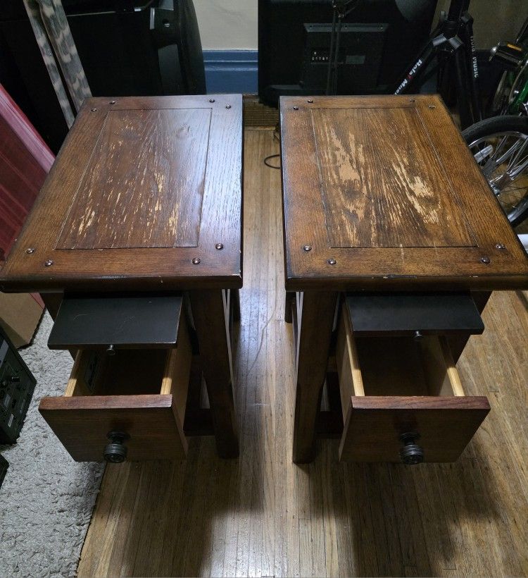Solid Wood Broyhill Side Table/End Table