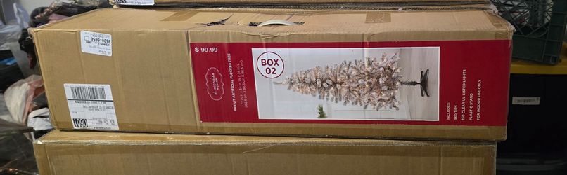 6ft Flocked Christmas Tree Prelit 