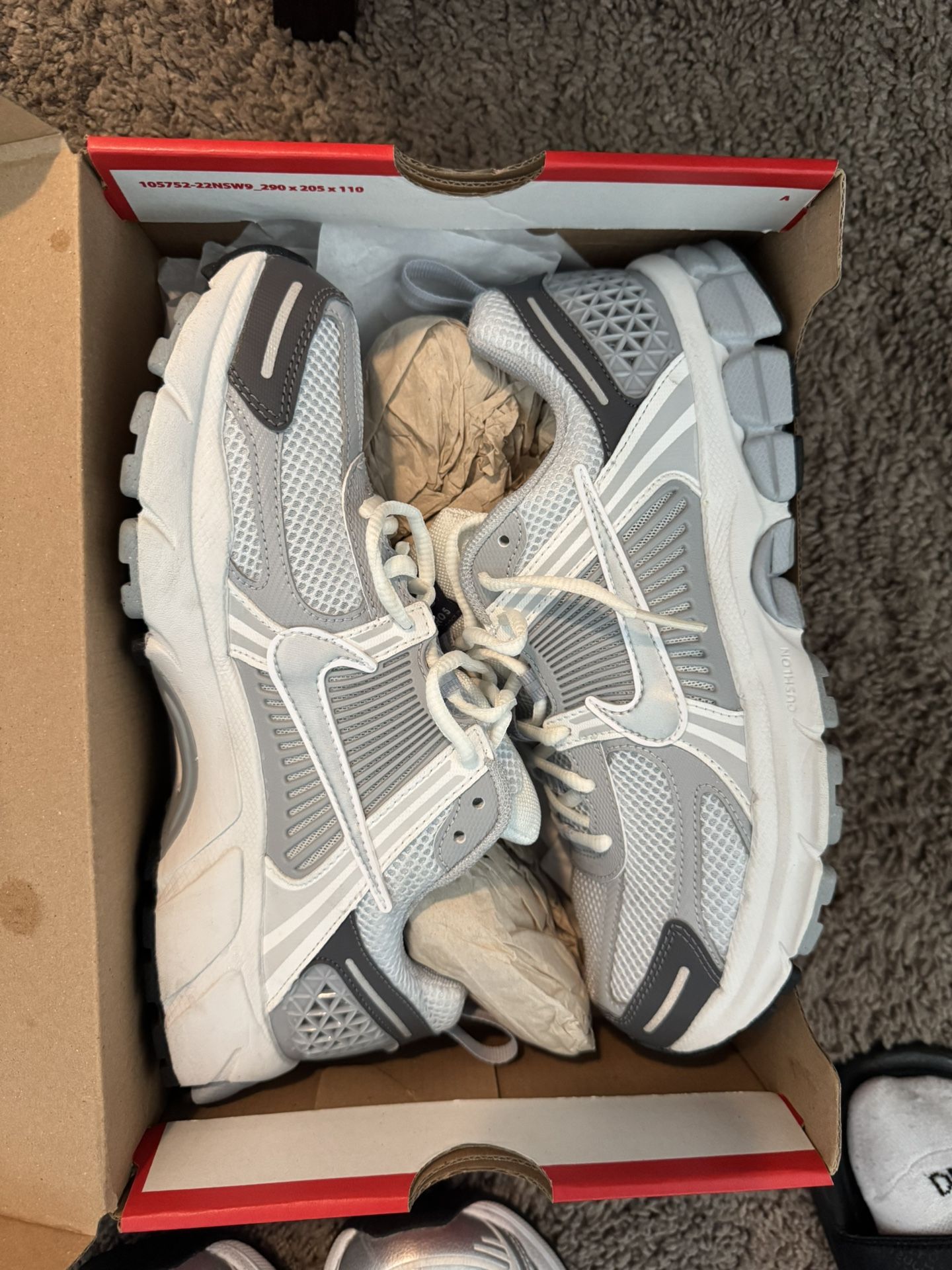 Nike Vomero Size 7y Worn For A Hour Like New