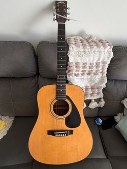 Yamaha FD01S Acoustic Guitar – Excellent Conditio