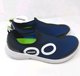 Oofos OOMG Sport Men's Size 8. Navy and Black Recovery Slip On Shoes