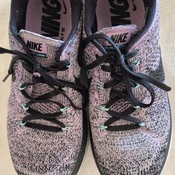 Woman's Nike Running Shoes