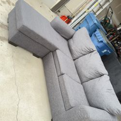 L-Shaped Sofa Couch - DELIVERY AVAILABLE / ENTREGA DISPONIBLE 