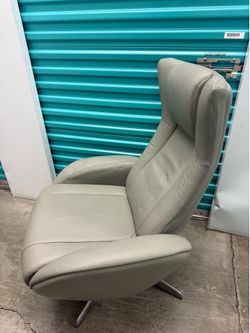 Recliner/ Lounge chair
