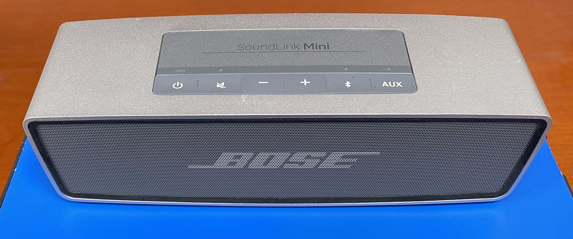 Bose SOUNDLINK MINI Portable Bluetooth Speaker Music Player WORKS & SOUNDS GREAT