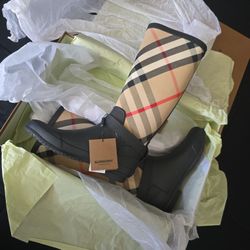 Burberry Boots 
