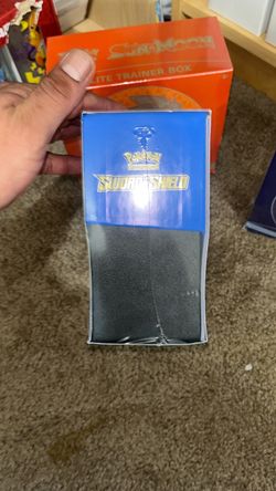 Pokémon Sword & Shield Card Deck Box