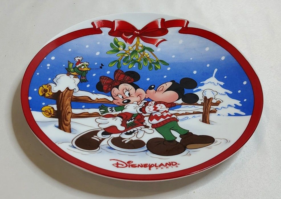 Vintage Disneyland Paris Christmas Plate Mickey and Minnie