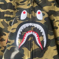 bape hoodie size medium 