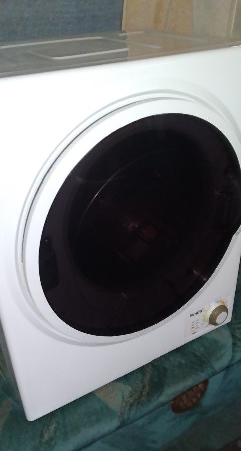 Panda 1.5 Cu Ft Compact Clothes Dryer 