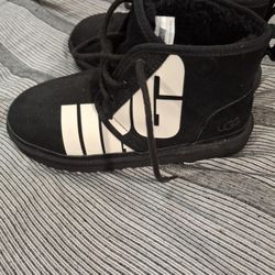 Nuevas Size 6 UGG 