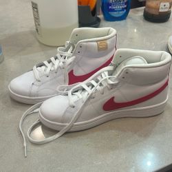 Never Worn Brand New NIKE blazers 