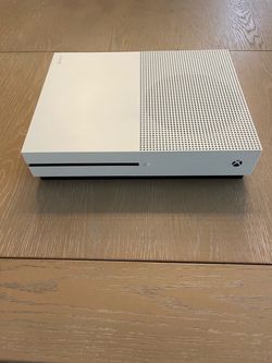 Xbox One S + Controller + Cords