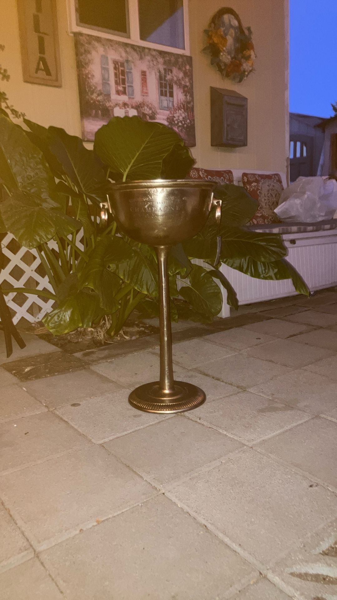 Champagne Stand Holder - 