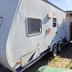 2007 Dutchmen Travel Trailer  / Deja de pagar renta  $7580 obo