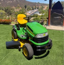 John Deere LA165 Riding Lawn Mower Tractor