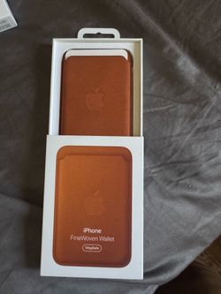 Apple FineWoven Wallet