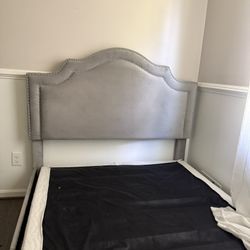 Full-Size Grey Velvet Bed Frame with Crystal Tufting + Bed Box – $100 (Pickup Only)