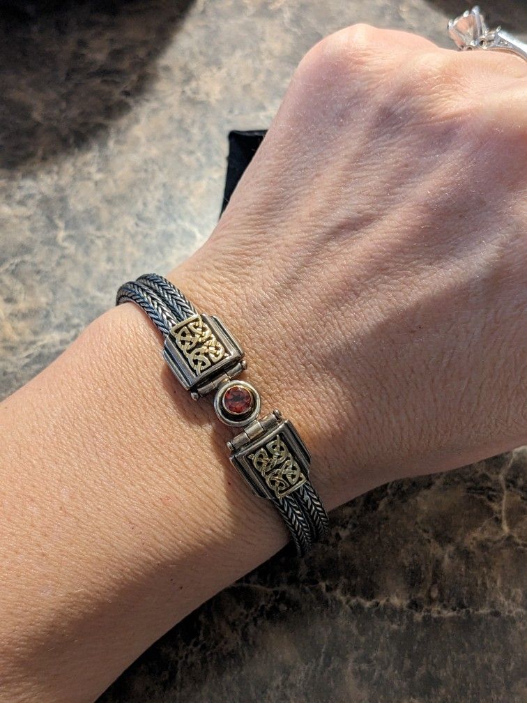 Woman's Celtic Jewelry Garnet Renee Bracelet 7.5" NEW with pouch