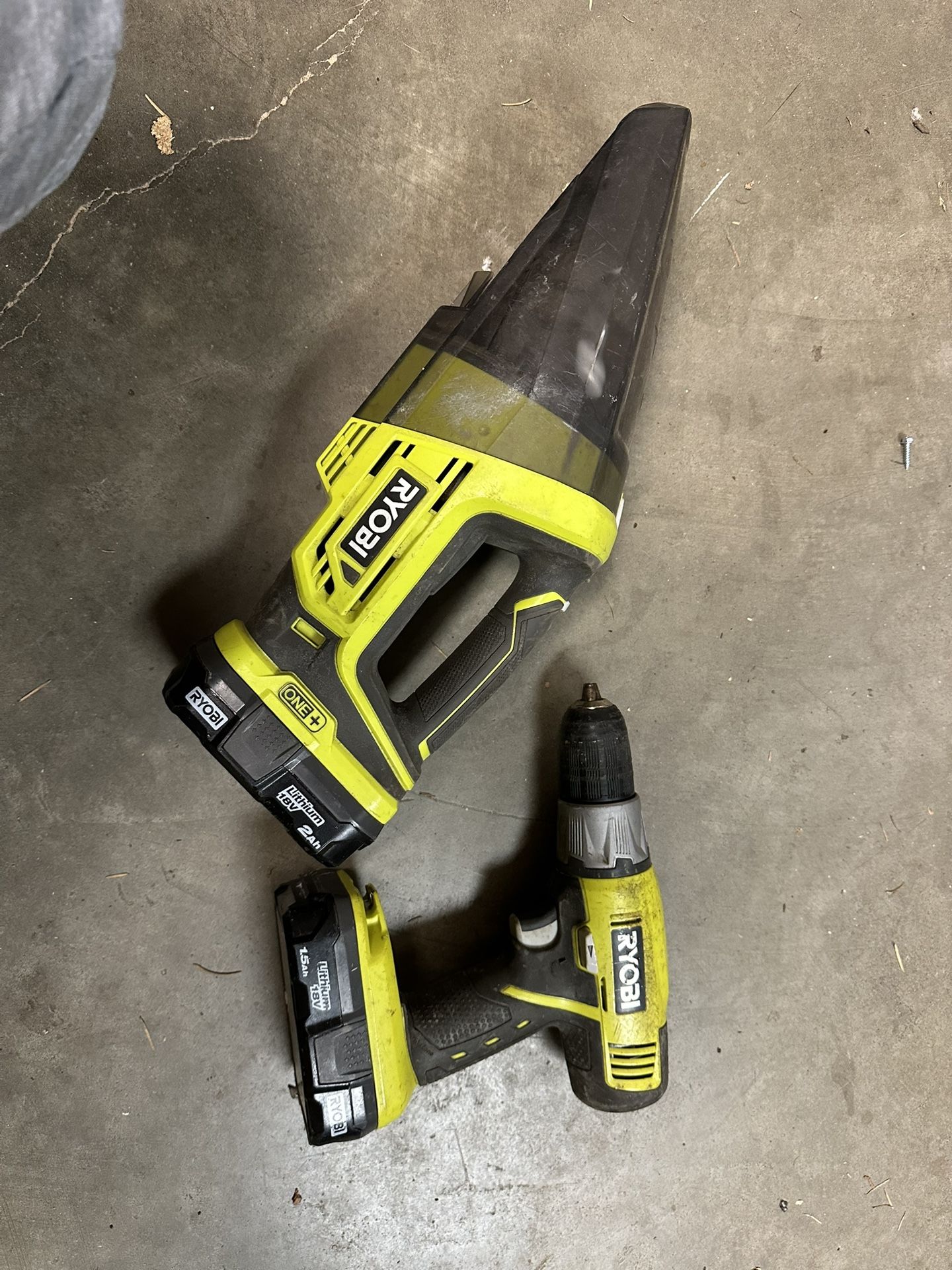 Ryobi 18V ONE+ Bundle – Vacuum + Drill + 2 Batteries