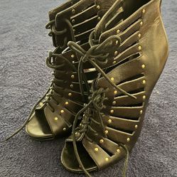 Dolce Vita heels black size 6 