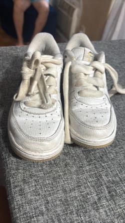 Kids sneakers
