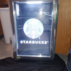 Beautifuly  working Mini Fridge Perfectly For You 
