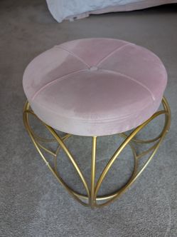 Pink Velvet Vanity Stool — Gold Geometric Base