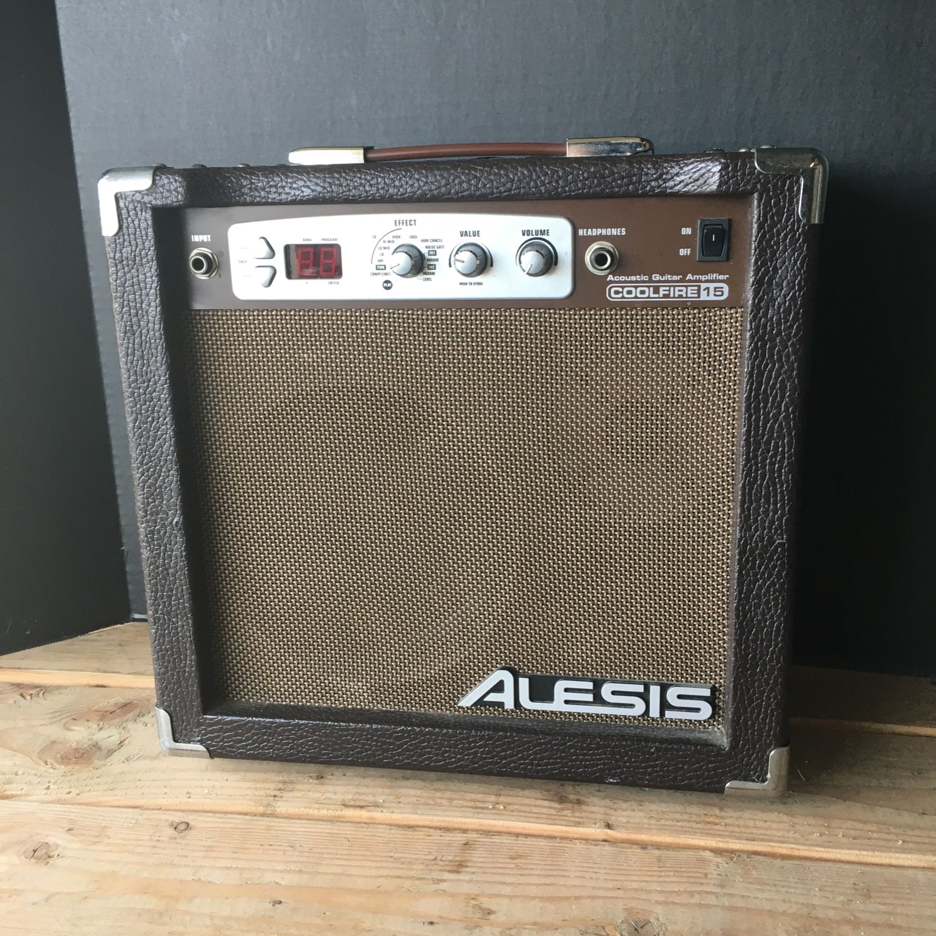 Alesis Coolfire 15_Acoustic Guitar Amp