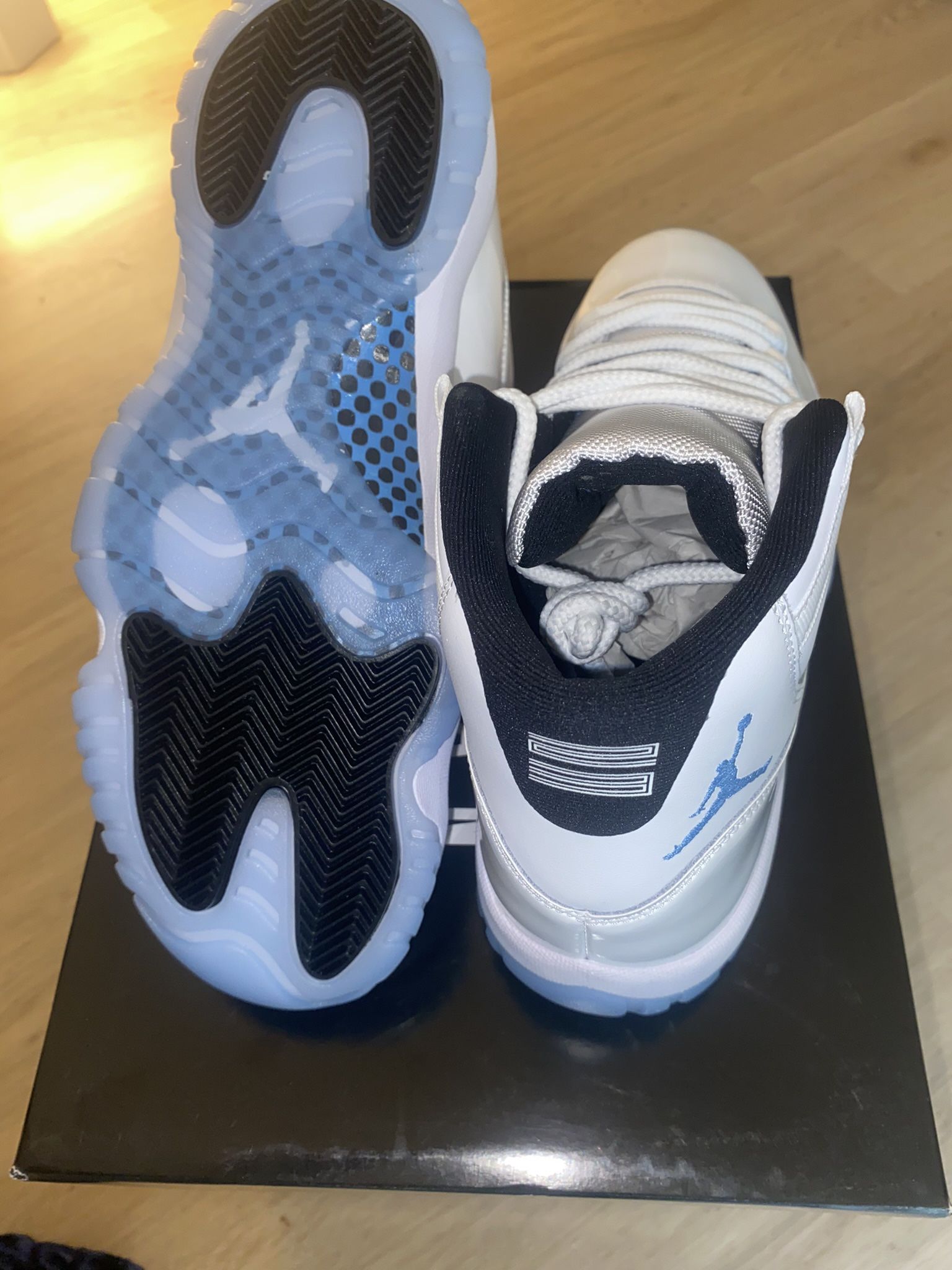 Jordan 11 Legend Blue