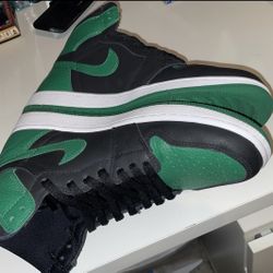 Air Jordan Sneakers  1 OG High Pine Green Realase 10/19 UPC 00(contact info removed)6 