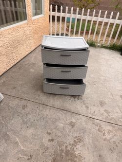 Storage container
